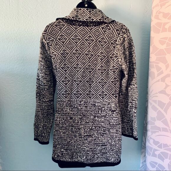 Style & Co Black & White Aztec Print Cowl Neck Sweater Size PS - Picture 7 of 11